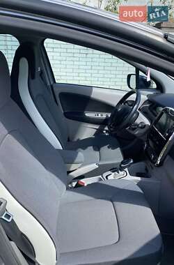 Хэтчбек Renault Zoe 2014 в 