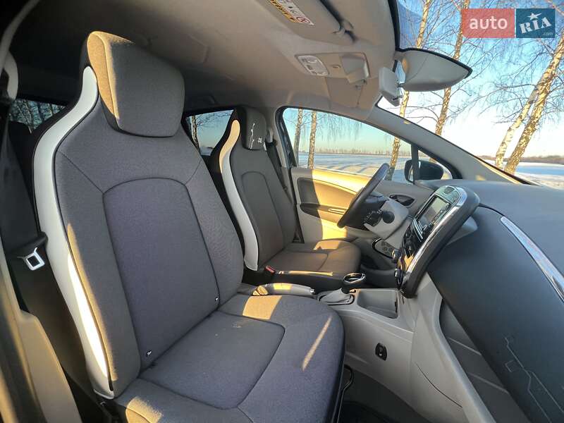 Хэтчбек Renault Zoe 2015 в Краснограде
