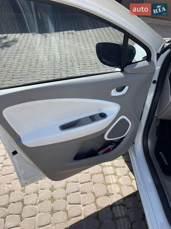 Хэтчбек Renault Zoe 2017 в Львове