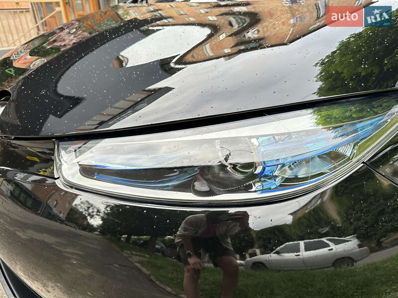 Хетчбек Renault Zoe 2016 в Чернівцях