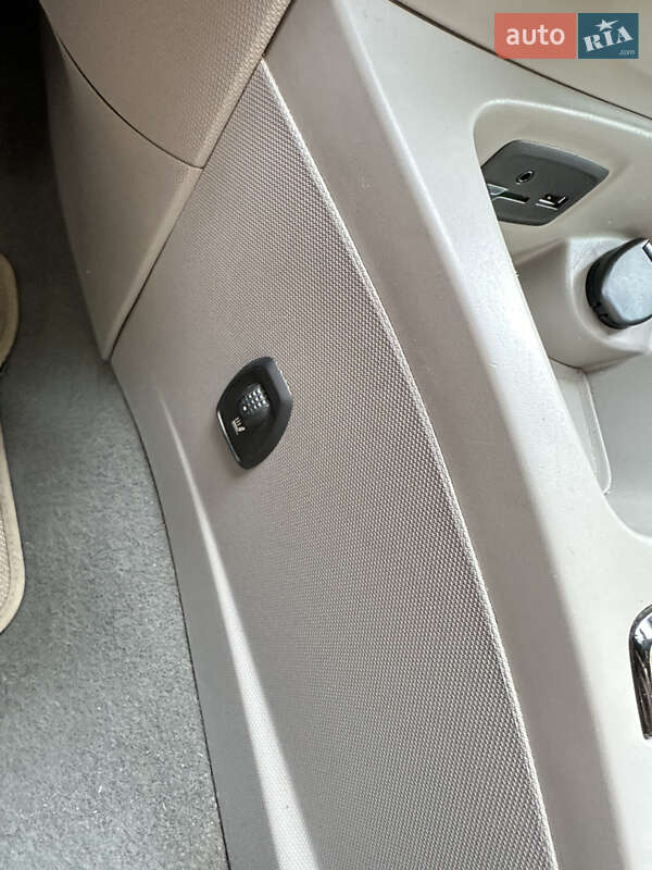 Хетчбек Renault Zoe 2016 в Чернівцях