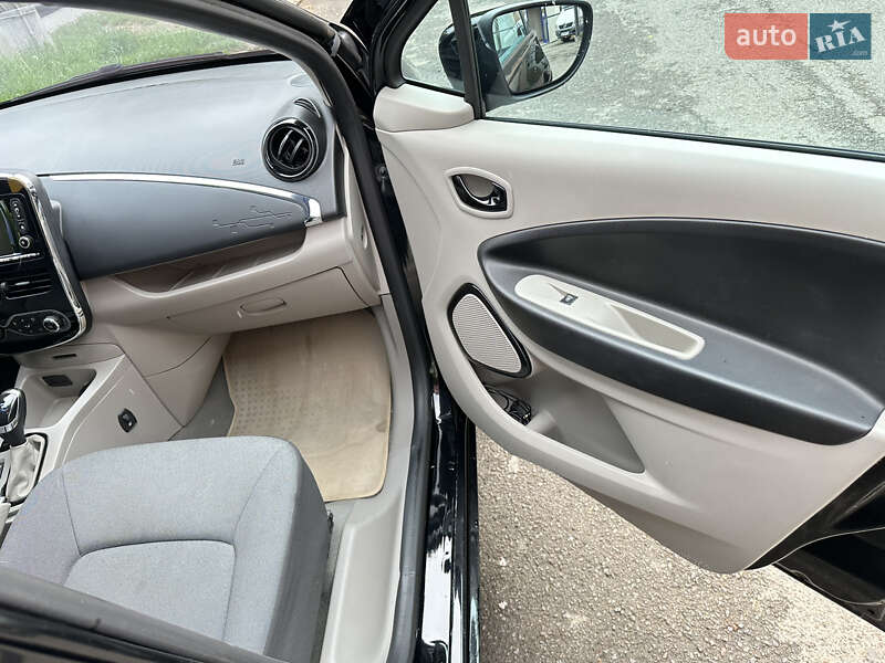 Хетчбек Renault Zoe 2016 в Чернівцях
