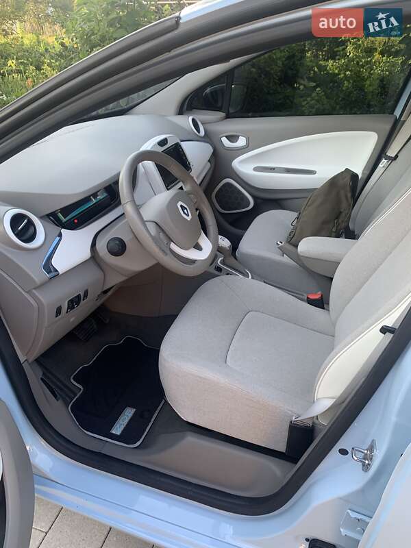 Хэтчбек Renault Zoe 2013 в Дубно