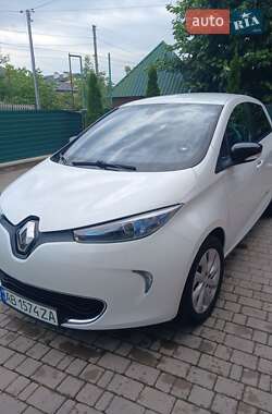 Хэтчбек Renault Zoe 2015 в 