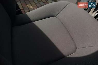 Хетчбек Renault Zoe 2015 в 