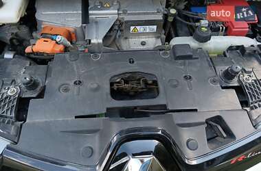 Хетчбек Renault Zoe 2015 в 
