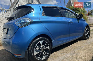 Хэтчбек Renault Zoe 2017 в 
