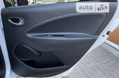 Хэтчбек Renault Zoe 2020 в 
