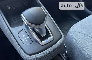 Хэтчбек Renault Zoe 2020 в 