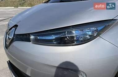 Хетчбек Renault Zoe 2015 в 
