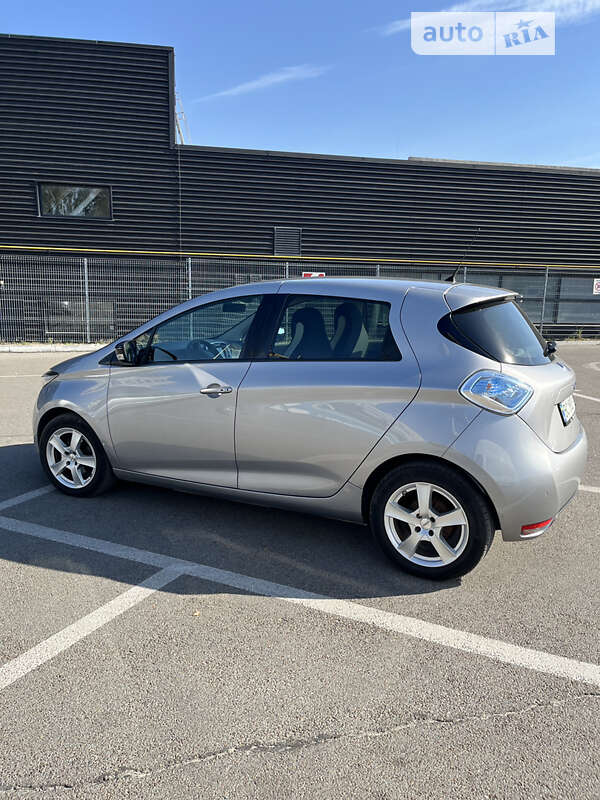 Хэтчбек Renault Zoe 2016 в Львове