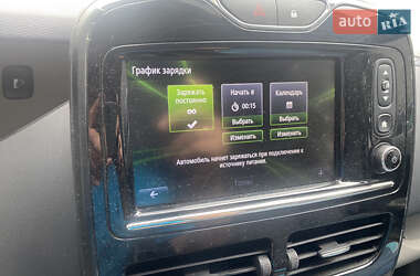 Хэтчбек Renault Zoe 2016 в 