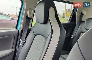 Хэтчбек Renault Zoe 2019 в 