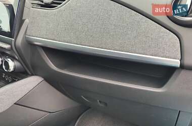 Хэтчбек Renault Zoe 2019 в 