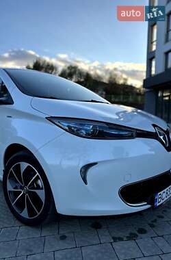 Хетчбек Renault Zoe 2017 в 