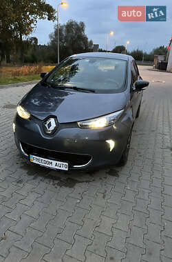 Хэтчбек Renault Zoe 2016 в 