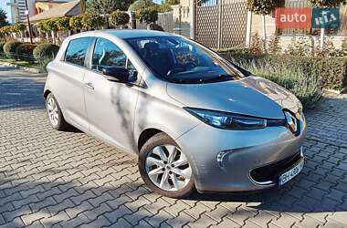 Хэтчбек Renault Zoe 2015 в 