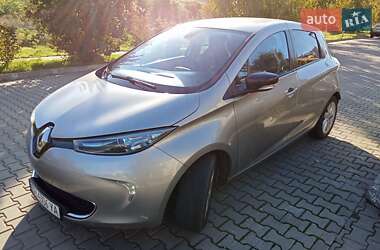 Хэтчбек Renault Zoe 2015 в 