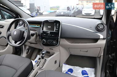 Хэтчбек Renault Zoe 2016 в 