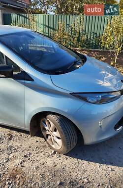 Хэтчбек Renault Zoe 2015 в 