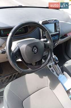 Хетчбек Renault Zoe 2015 в 