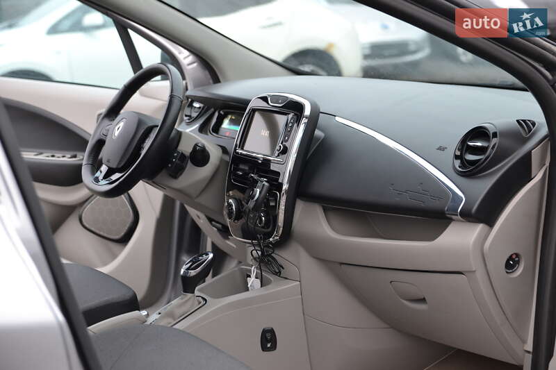 Хэтчбек Renault Zoe 2015 в Луцке