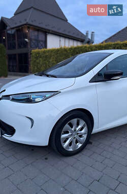 Хетчбек Renault Zoe 2016 в 