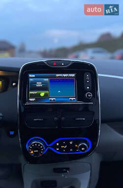 Хетчбек Renault Zoe 2016 в 