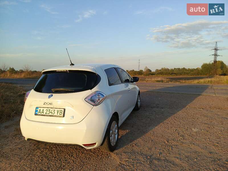 Хэтчбек Renault Zoe 2015 в Киеве
