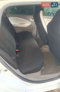 Хэтчбек Renault Zoe 2015 в 
