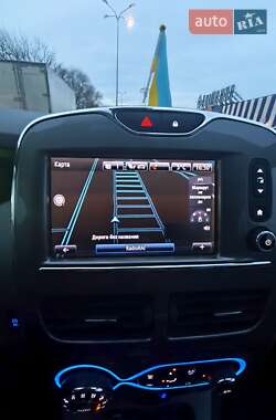 Хэтчбек Renault Zoe 2017 в 