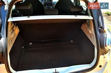 Хэтчбек Renault Zoe 2018 в 