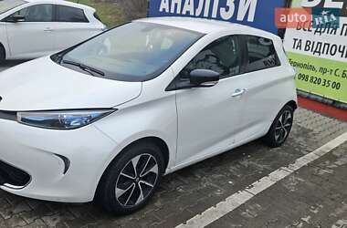 Хэтчбек Renault Zoe 2018 в 