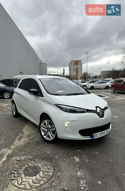 Хэтчбек Renault Zoe 2015 в 