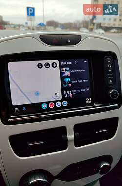 Хэтчбек Renault Zoe 2019 в 