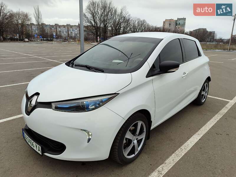 Хэтчбек Renault Zoe 2019 в 