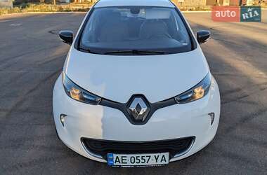 Хэтчбек Renault Zoe 2015 в 