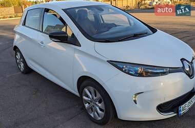 Хэтчбек Renault Zoe 2015 в 
