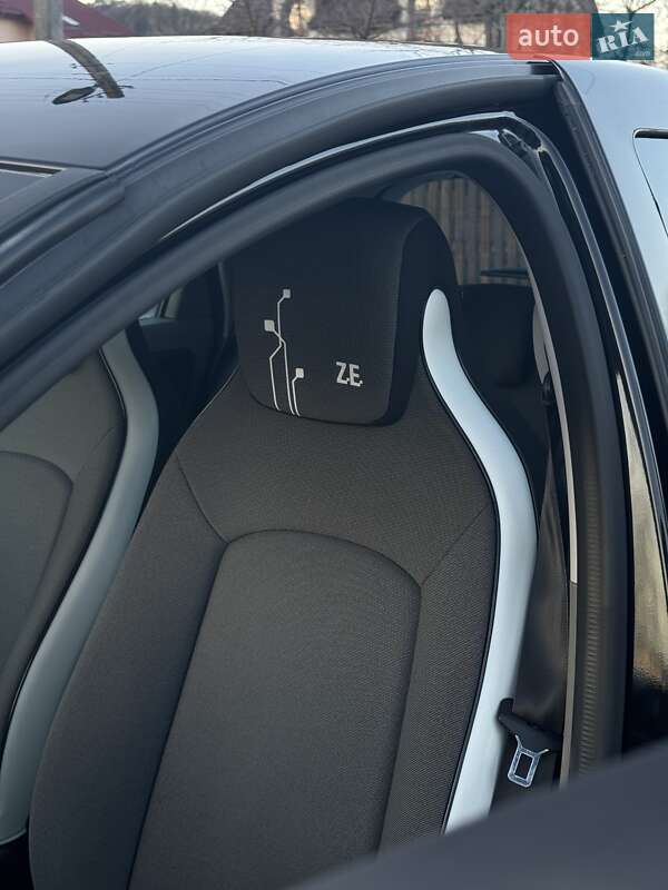 Хэтчбек Renault Zoe 2015 в Львове