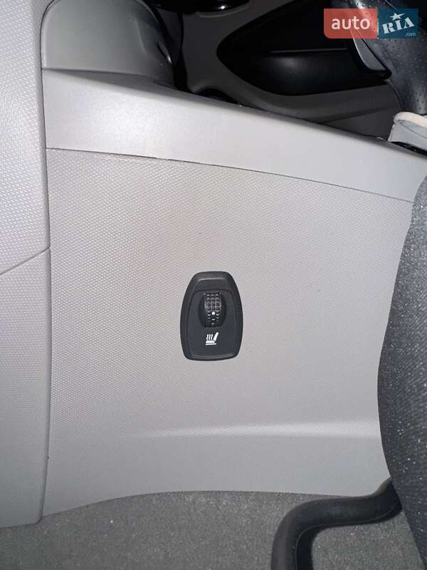 Хэтчбек Renault Zoe 2015 в Львове