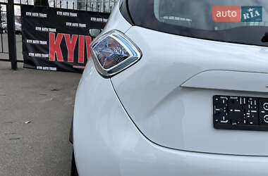 Хэтчбек Renault Zoe 2017 в 