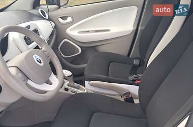 Хэтчбек Renault Zoe 2017 в 