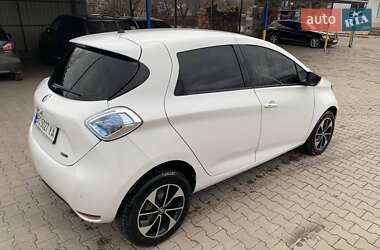 Хэтчбек Renault Zoe 2017 в 