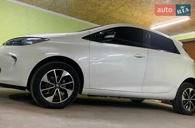 Хэтчбек Renault Zoe 2017 в 