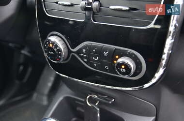Хэтчбек Renault Zoe 2018 в 