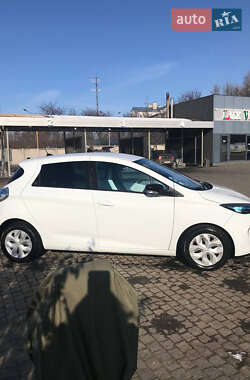 Хэтчбек Renault Zoe 2014 в 