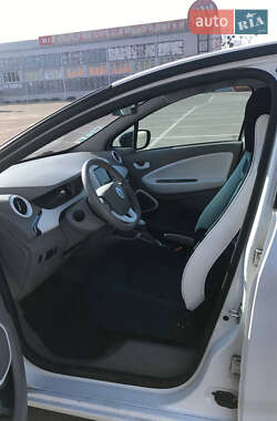 Хэтчбек Renault Zoe 2014 в 