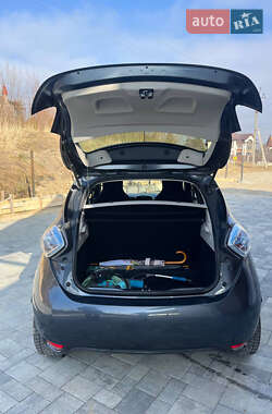 Хэтчбек Renault Zoe 2017 в 