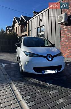 Хэтчбек Renault Zoe 2017 в 