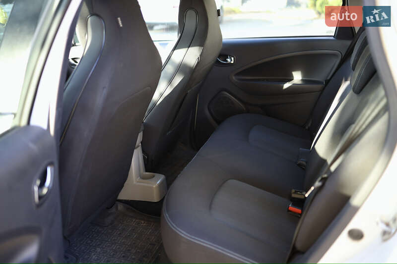 Хэтчбек Renault Zoe 2017 в Киеве фото 10 Хэтчбек Renault Zoe 2017 в Киеве